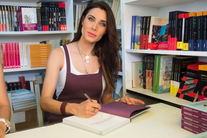 Ángel Martín lo vuelve a hacer y convierte indirectamente a Pilar Rubio en 'trending topic'