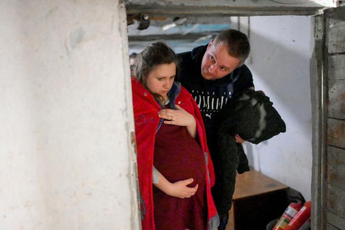 Antes de ser asesinado por los rusos, un cineasta grabó la vida en Mariúpol: este es el resultado