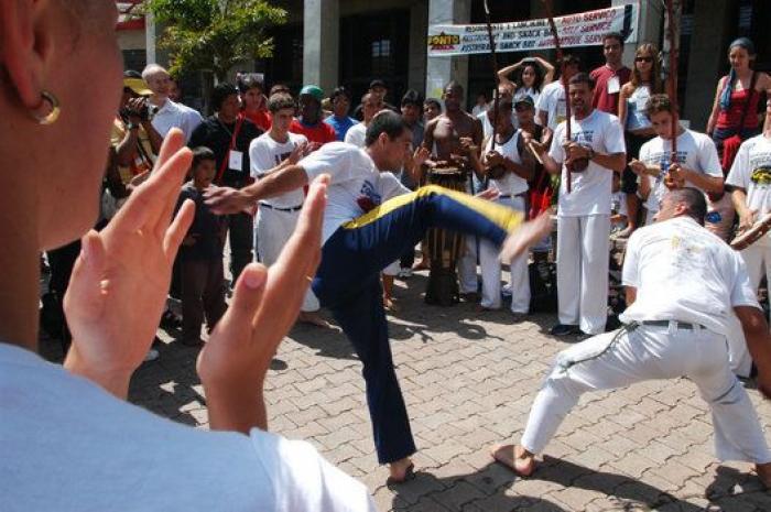 La 'capoeira', reconocida por la Unesco: 9 fotos para entender este arte