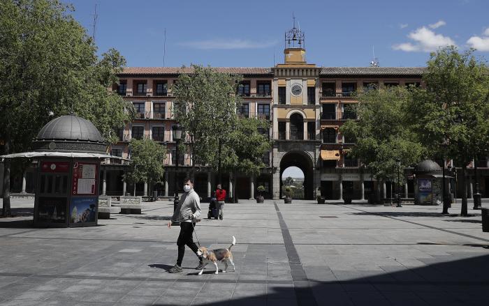 La OMS aconseja quedarse en casa en Navidad y no acudir a reuniones familiares