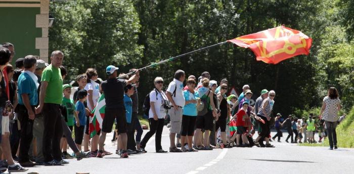 Cadena humana de 123 kilómetros por el derecho a decidir en el País Vasco