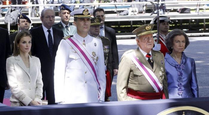 El rey preside su último acto como jefe supremo militar