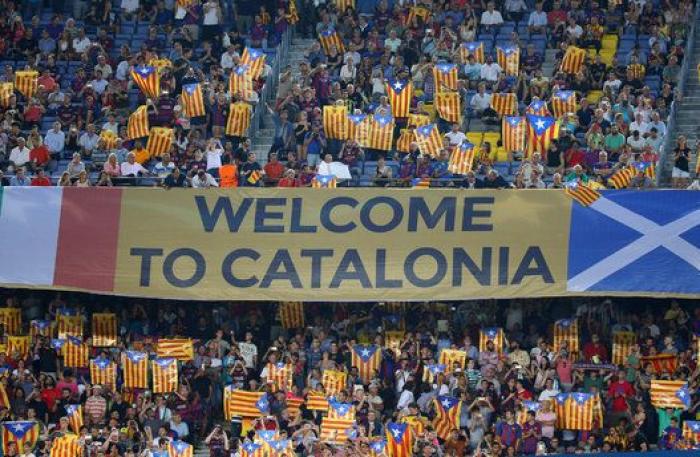 Castellers y una estelada en un partido de la NBA