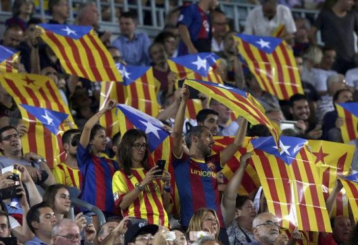 Castellers y una estelada en un partido de la NBA