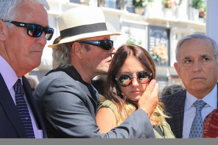 Un intento de suicidio y otros bombazos adelantados del documental sobre Rocío Carrasco