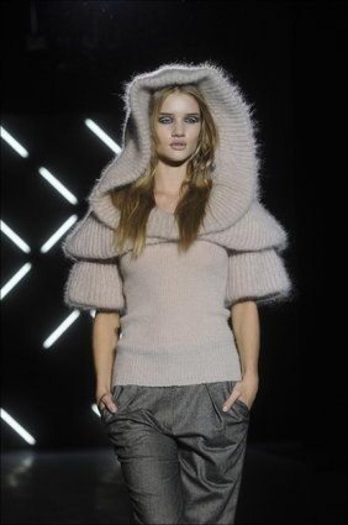 Punto, chaquetas y volumen: la obra de Sita Murt, en fotos