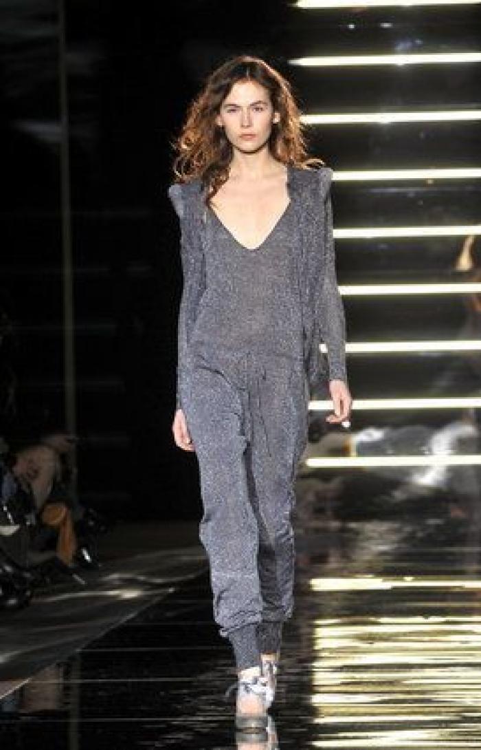 Punto, chaquetas y volumen: la obra de Sita Murt, en fotos