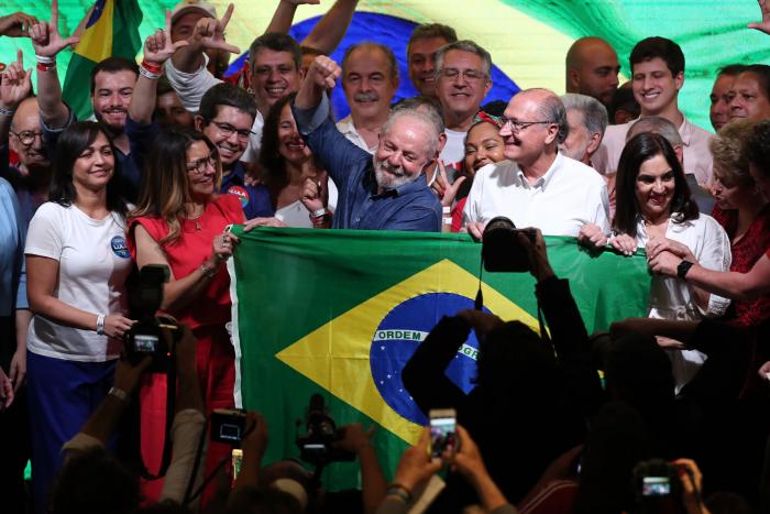Detenido un hombre que intentaba acceder a la investidura de Lula con explosivos y un cuchillo