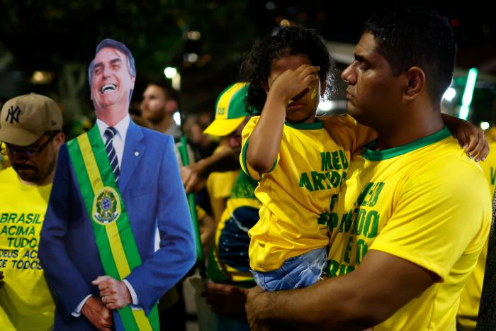Detenido un hombre que intentaba acceder a la investidura de Lula con explosivos y un cuchillo