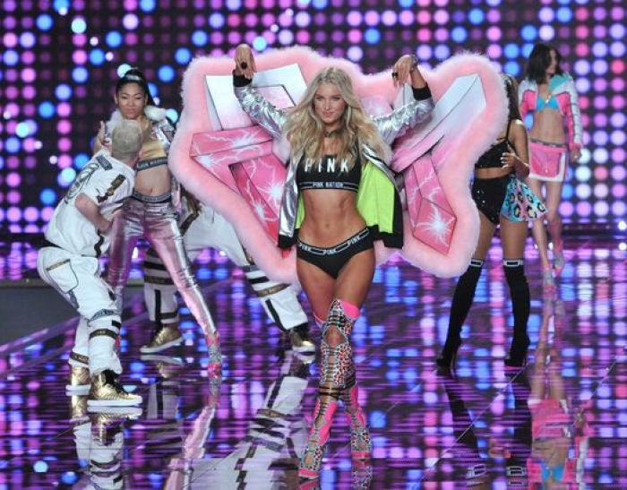 FOTOS: así ha sido el desfile Victoria's Secret 2014 en Londres