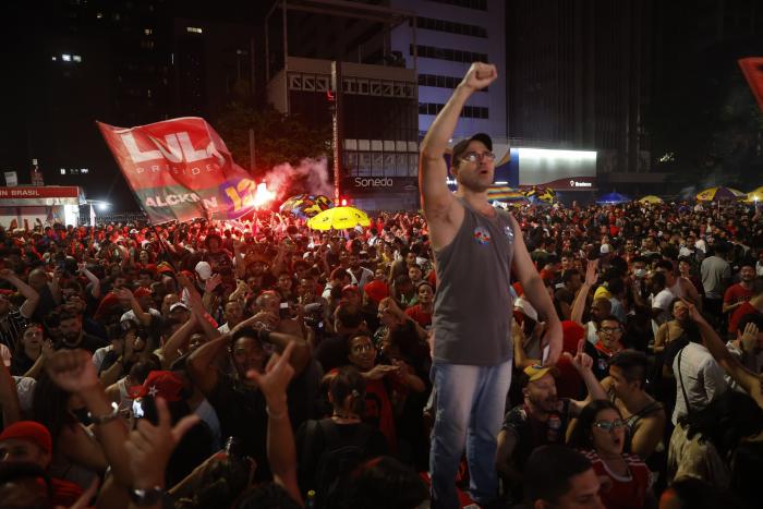 Detenido un hombre que intentaba acceder a la investidura de Lula con explosivos y un cuchillo