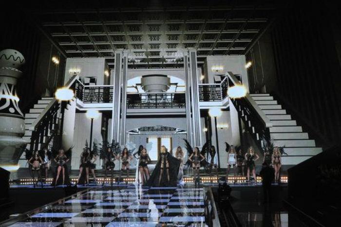 FOTOS: así ha sido el desfile Victoria's Secret 2014 en Londres