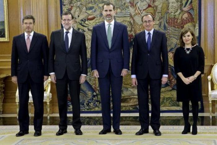 Alfonso Alonso elige jurar su cargo de ministro de Sanidad ante un crucifijo