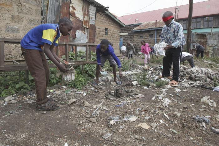 Infancia, deporte y pobreza: así se vive el Mundial en Kenia (FOTOS)