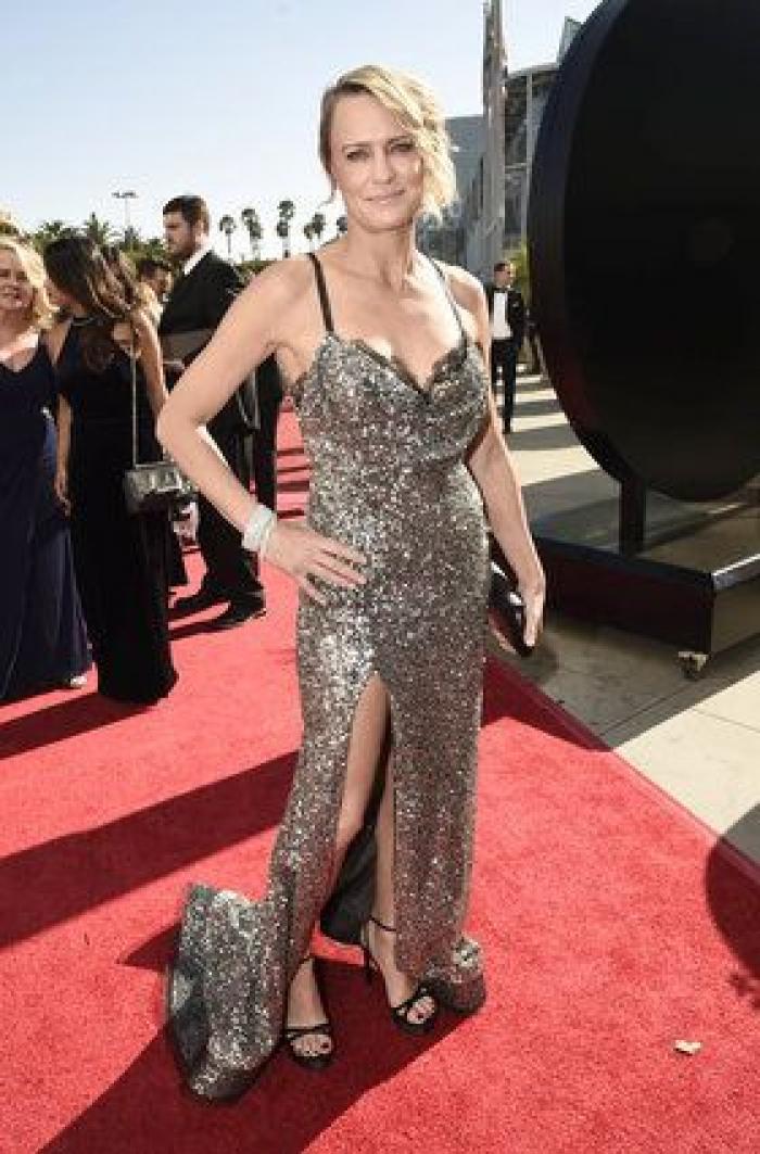 La emotiva dedicatoria del Emmy de Julia Louis-Dreyfus a su padre recién fallecido