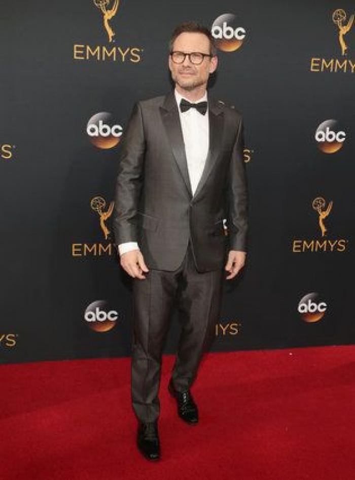 La emotiva dedicatoria del Emmy de Julia Louis-Dreyfus a su padre recién fallecido