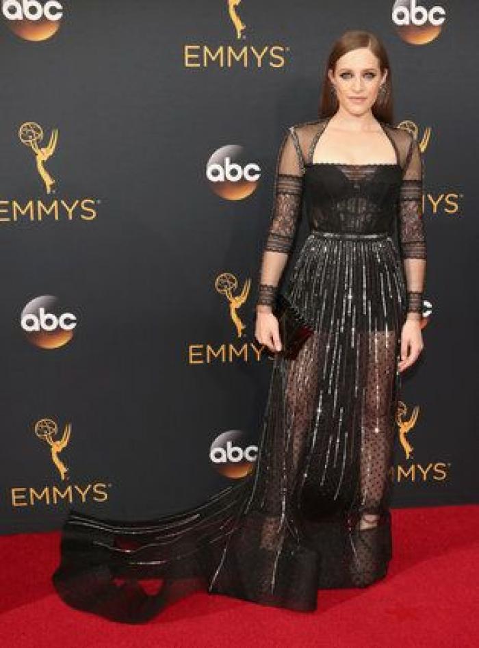 La emotiva dedicatoria del Emmy de Julia Louis-Dreyfus a su padre recién fallecido