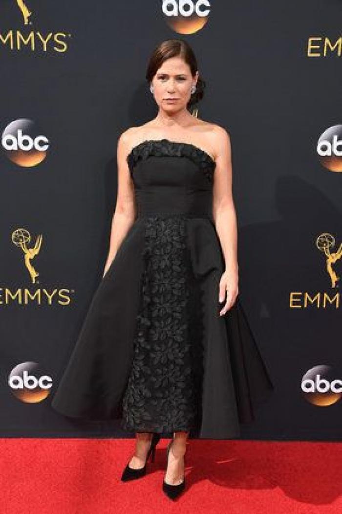 La emotiva dedicatoria del Emmy de Julia Louis-Dreyfus a su padre recién fallecido