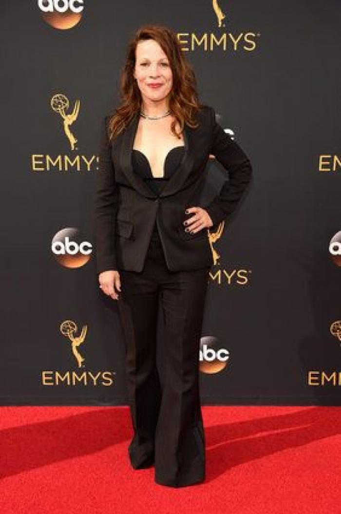 La emotiva dedicatoria del Emmy de Julia Louis-Dreyfus a su padre recién fallecido