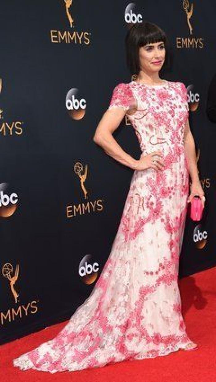 La emotiva dedicatoria del Emmy de Julia Louis-Dreyfus a su padre recién fallecido