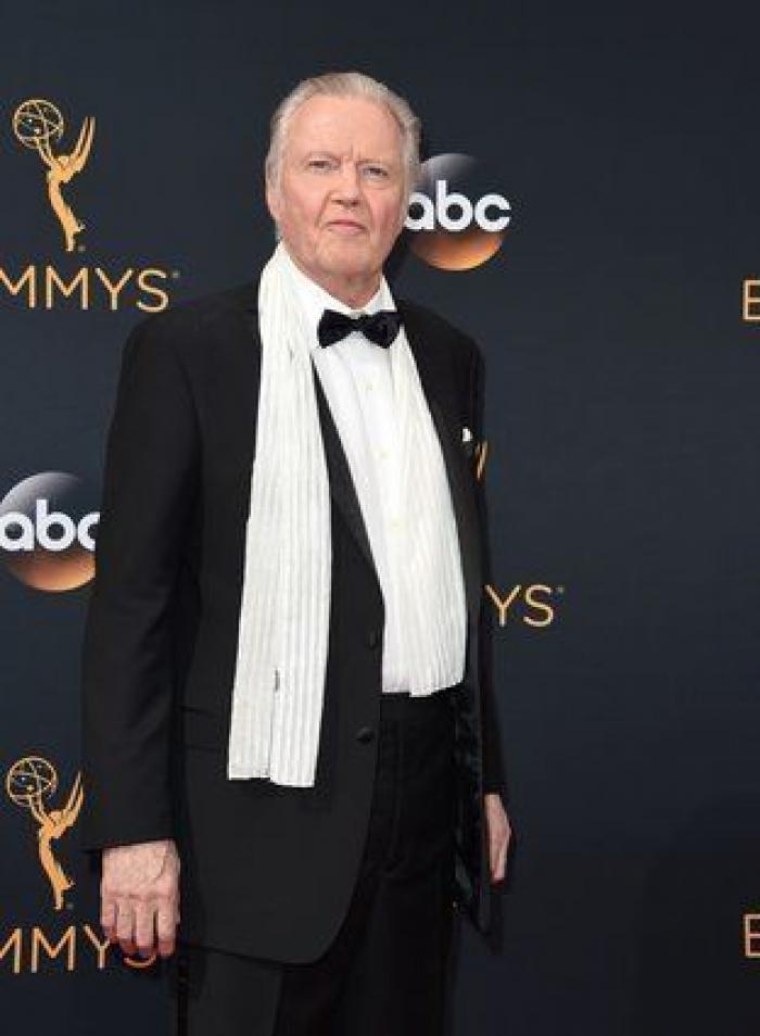 La emotiva dedicatoria del Emmy de Julia Louis-Dreyfus a su padre recién fallecido