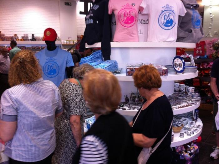 Coronación Felipe VI: estos son los fans de la monarquía más madrugadores (FOTOS)