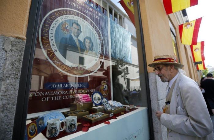 Coronación Felipe VI: estos son los fans de la monarquía más madrugadores (FOTOS)
