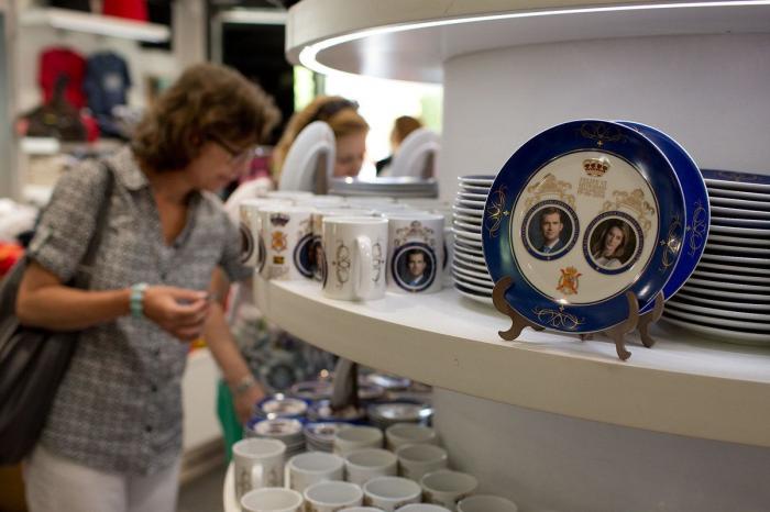 Coronación Felipe VI: estos son los fans de la monarquía más madrugadores (FOTOS)