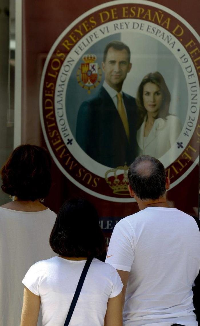 Coronación Felipe VI: estos son los fans de la monarquía más madrugadores (FOTOS)