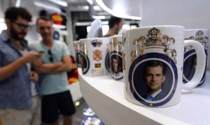 Coronación Felipe VI: estos son los fans de la monarquía más madrugadores (FOTOS)