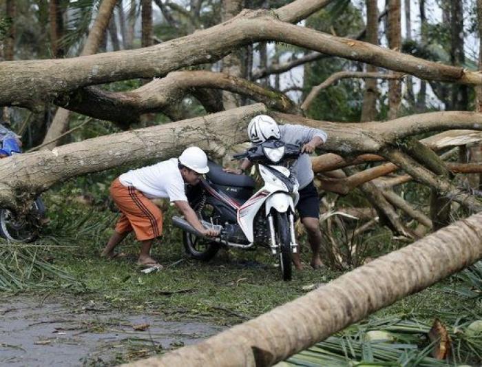 Las imágenes del tifón Hagupit que azota a Filipinas (FOTOS)