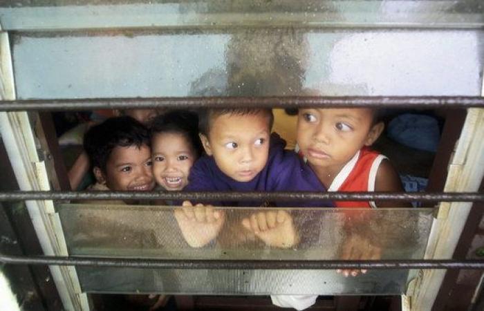 Las imágenes del tifón Hagupit que azota a Filipinas (FOTOS)