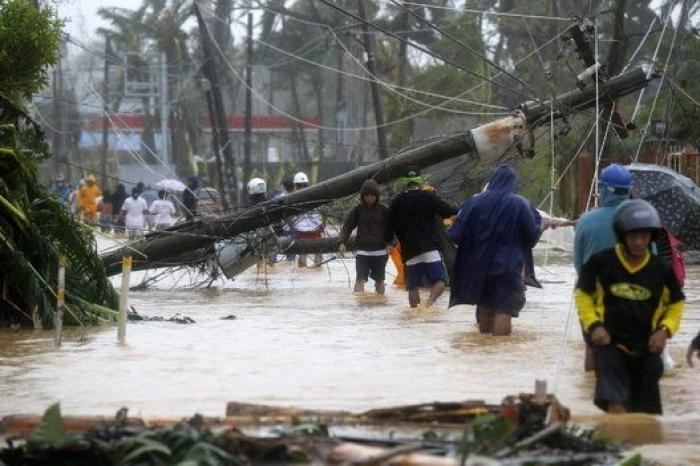 Las imágenes del tifón Hagupit que azota a Filipinas (FOTOS)