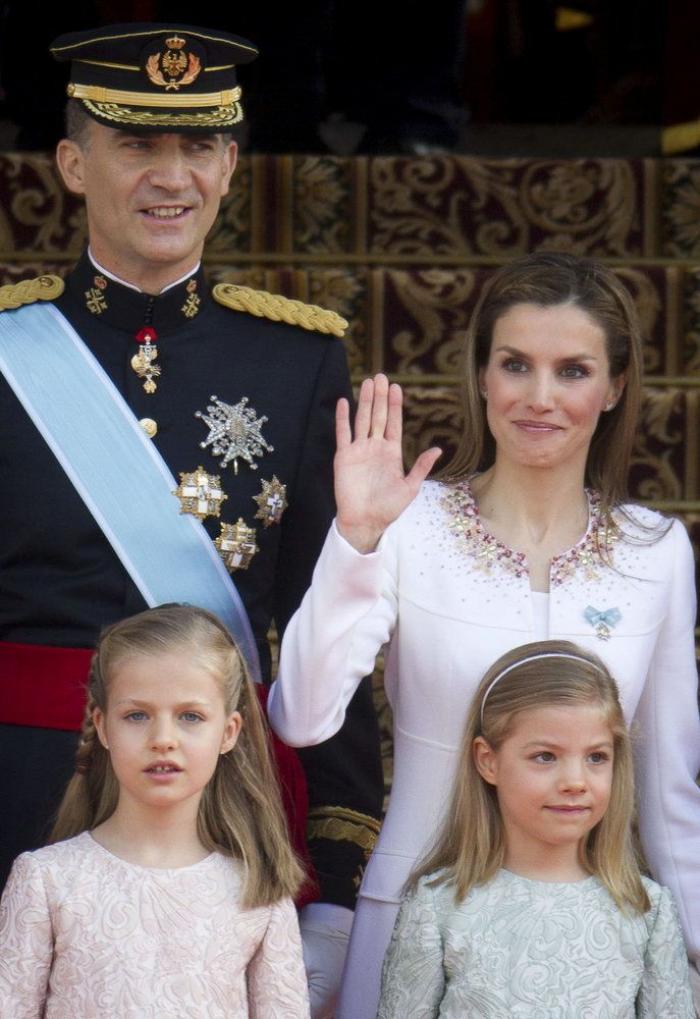 El beso de la boda Vs. el beso de la coronación: ¿cuál te gusta menos? (ENCUESTA)