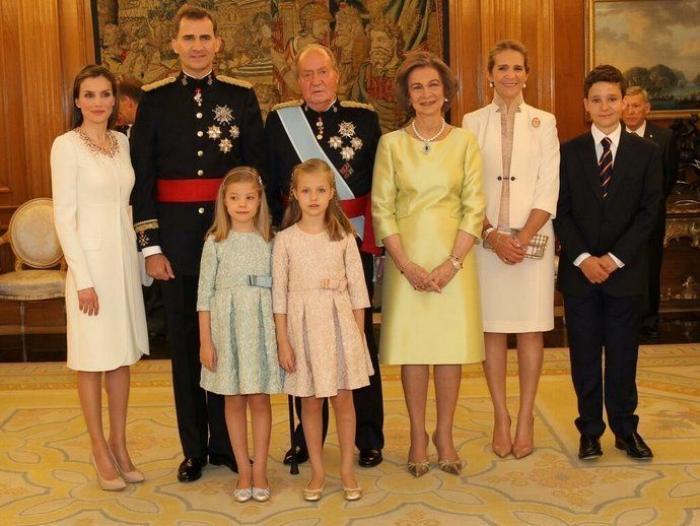 El beso de la boda Vs. el beso de la coronación: ¿cuál te gusta menos? (ENCUESTA)