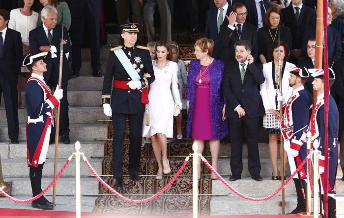 El beso de la boda Vs. el beso de la coronación: ¿cuál te gusta menos? (ENCUESTA)