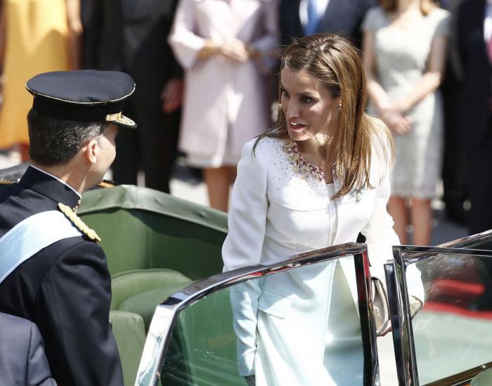 El beso de la boda Vs. el beso de la coronación: ¿cuál te gusta menos? (ENCUESTA)