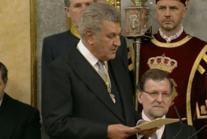 ¿Pero quién es el rey? Rajoy, coronado