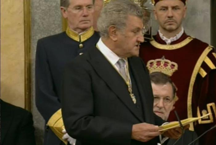 ¿Pero quién es el rey? Rajoy, coronado