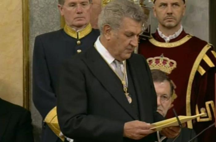 ¿Pero quién es el rey? Rajoy, coronado