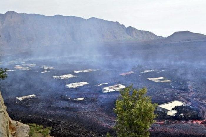 El volcán Fogo se come el pueblo de Portela en Cabo Verde (FOTOS)