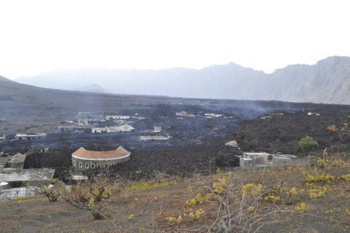 El volcán Fogo se come el pueblo de Portela en Cabo Verde (FOTOS)