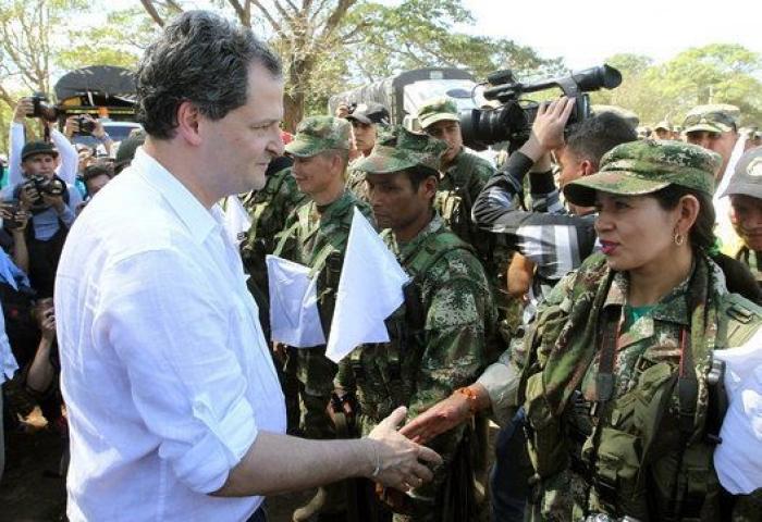 El partido político surgido de la extinta guerrilla de las FARC pide perdón a las víctimas de secuestro