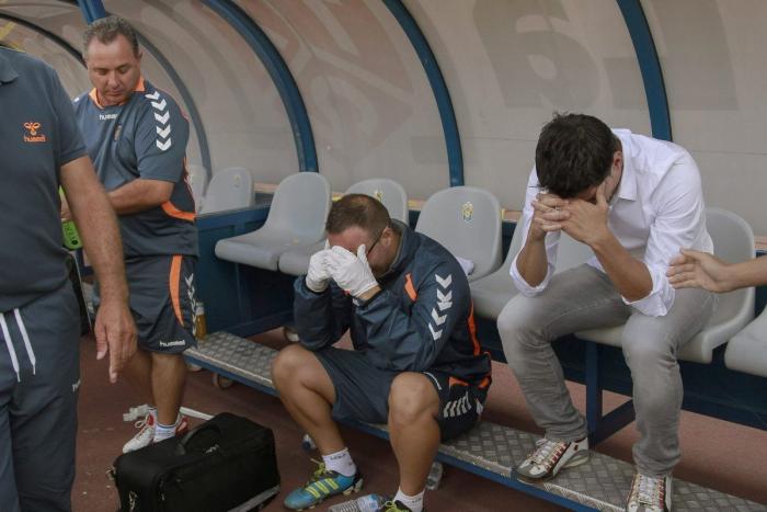 El Córdoba sube a Primera... y el árbitro tiene que salir corriendo con la Policía (VÍDEO)