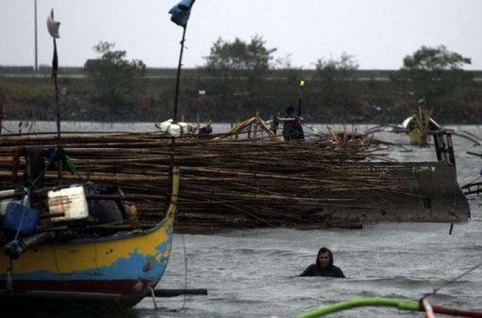 Hagupit deja a su paso por Filipinas 27 muertos, dos millones de afectados y 13.000 casas destruidas