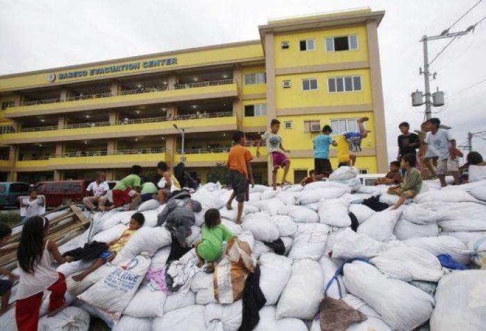 Hagupit deja a su paso por Filipinas 27 muertos, dos millones de afectados y 13.000 casas destruidas