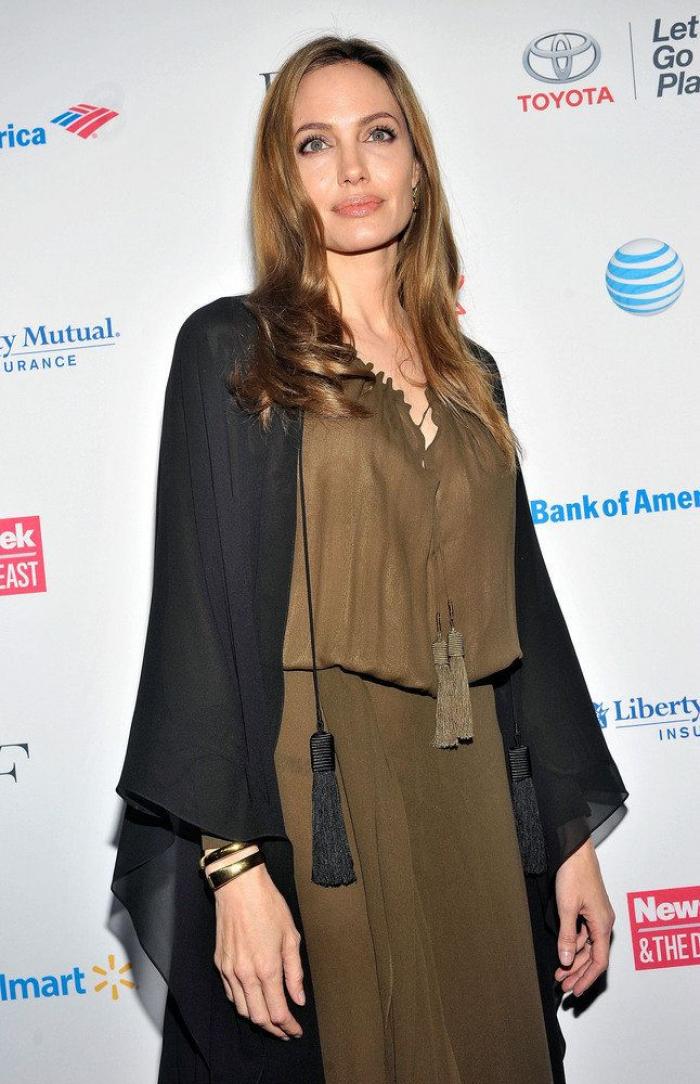 Evacúan a Angelina Jolie tras una alerta por bombardeo en su visita a Ucrania