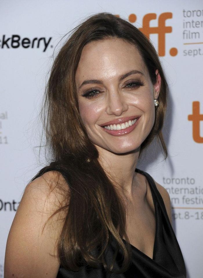 Evacúan a Angelina Jolie tras una alerta por bombardeo en su visita a Ucrania