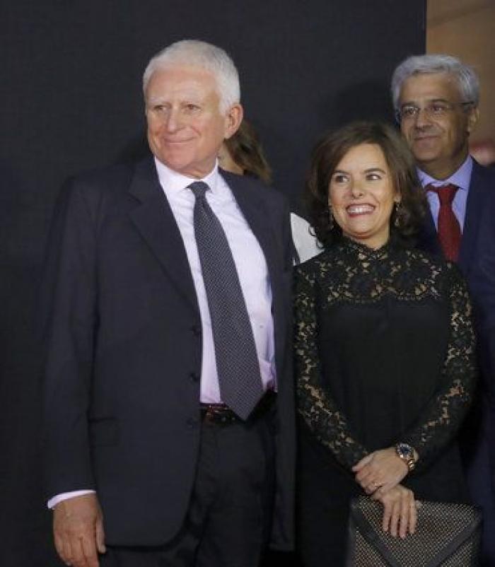 Juan Antonio Bayona critica a la policía por este consejo sobre la piratería