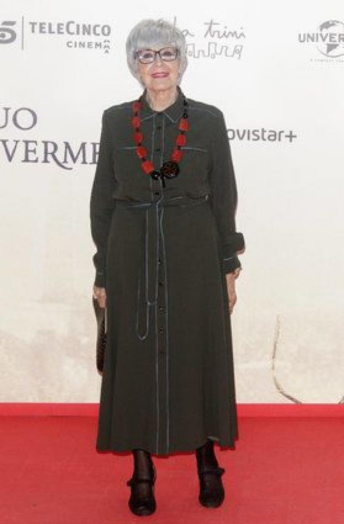 Juan Antonio Bayona critica a la policía por este consejo sobre la piratería